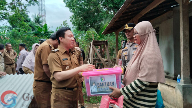 
Pj Bupati Marindo dan Kapolres Pringsewu Tinjau Lokasi Bencana Alam di Kecamatan Sukoharjo