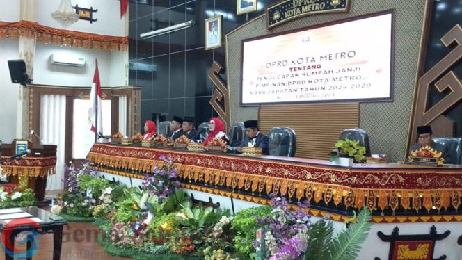 
Ria Hartini Resmi Dilantik Sebagai Ketua DPRD Kota Metro Periode 2024-2029