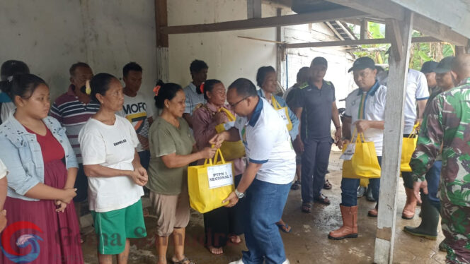 
Tangani Banjir di Desa Wonoasri dan Desa Curahnongko, Jember, PTPN 1 Regional 5 Dengan Cepat.