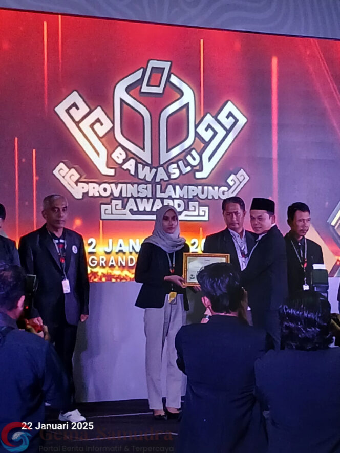 
Bawaslu Lampung Timur Raih Penghargaan Terbaik Ketiga Hubungan Antar Lembaga