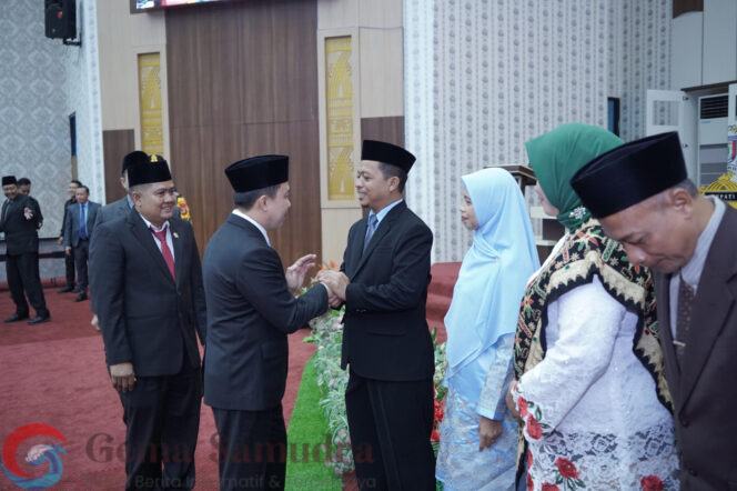 
Rapat Paripurna DPRD, Pj Bupati Pringsewu Ucapkan Selamat Kepada Bupati & Wabup Terpilih