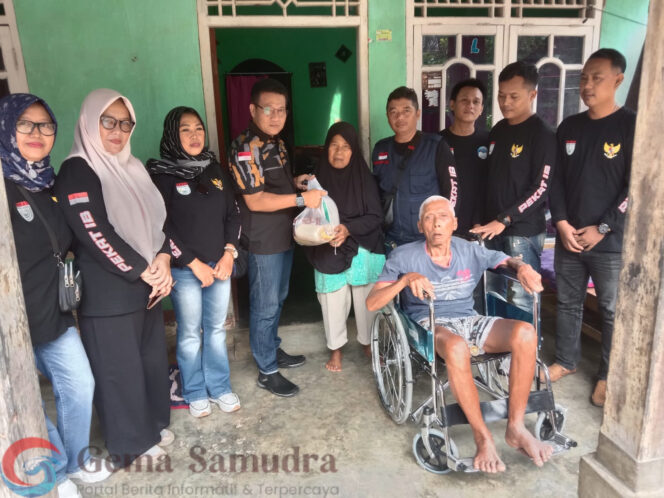 
Dpd Pekat IB Kota Metro Bagikan Sembako