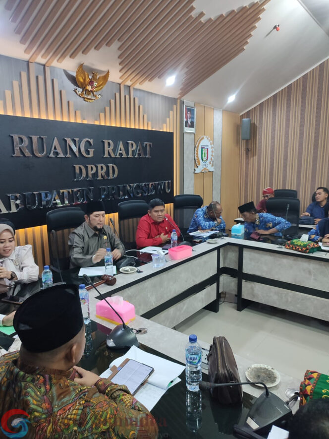 
Bahas Prioritas Pembangunan Anggaran 2026, Anggota DPRD Dapil II Pringsewu Gelar Audiensi dengan Kakon se-Kecamatan Adiluwih