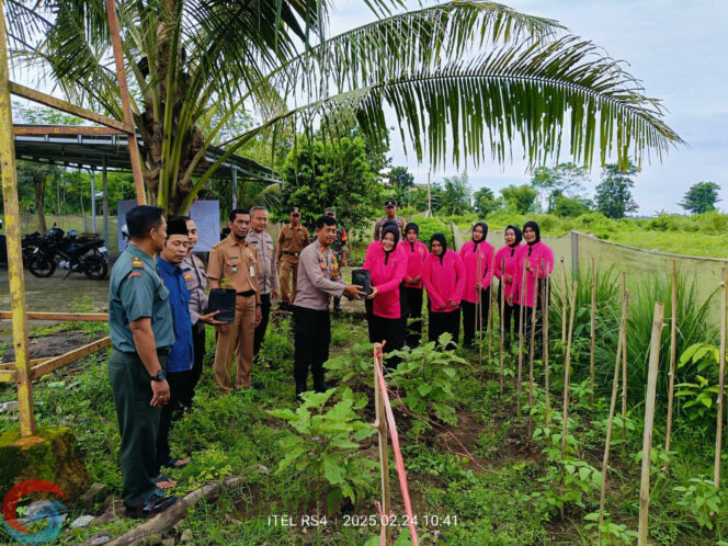 
Polsek Ajung Melaksanakan Kegiatan Launching Program Pekarangan Pangan Lestari.