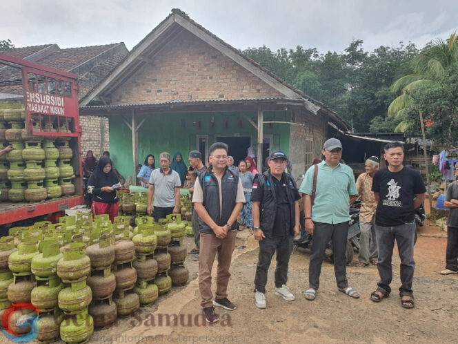 
Viral karena Langka, Pemkab Way Kanan bersama Pertamina adakan Operasi Pasar Gas LPG 3 Kg