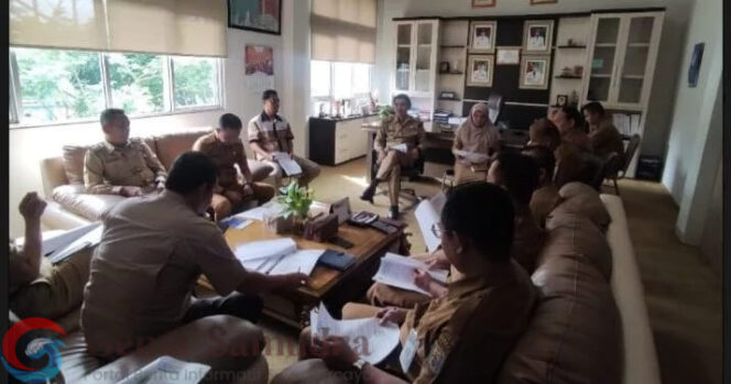 
Dr. Arie Anthony Thamrin, S.STP.,M.IP., CGCAE, CGRE, Tinjau 120 Rumah Terendam Banjir