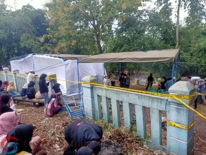 
Tim Forensik Polda Lampung Bongkar Makam Brigadir EA, Ini Penyebabnya
