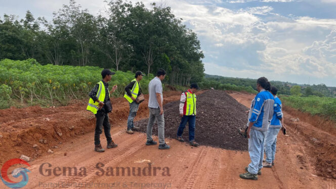 
Dinas PUPR Tubaba Mulai Kerjakan Dua Kegiatan proyek Ruas Jalan Penghubung Exit Tol Anggaran Tahun 2025
