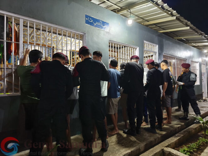 
Rutan Sukadana Kelas IIB Sukadana Gelar Razia Tahanan Dan Gabungan Dengan APH