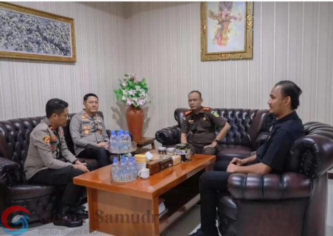 
Kapolres Jember Lakukan Silahturahmi ke Kajari dan Ketua PN Jember, mempererat Sinergi