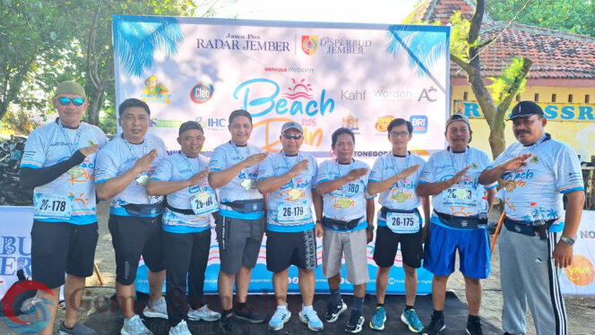 Runner PTPN Meriahkan Reborn Beach Run di Pantai Watu Ulo