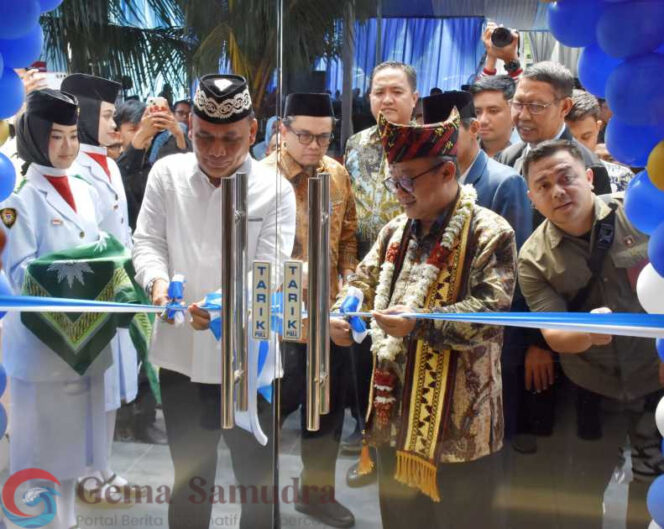 
LuncurkanTeaching Factory Bersama Wali Kota Metro, Mendikdasmen : Mulai TA. 2025-2026 Dibuka Program SMK 4 Tahun