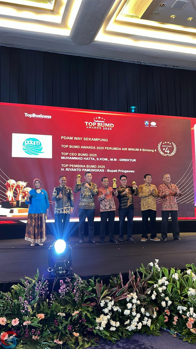 
Bupati Pringsewu Raih Penghargaan TOP Pembina BUMD 2025, PDAM Way Sekampung Sabet Bintang 4