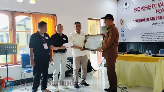 
Otoritas Jasa Keuangan Hadir Dalam Rakerda SWI Paparkan Literasi Keuangan Digital