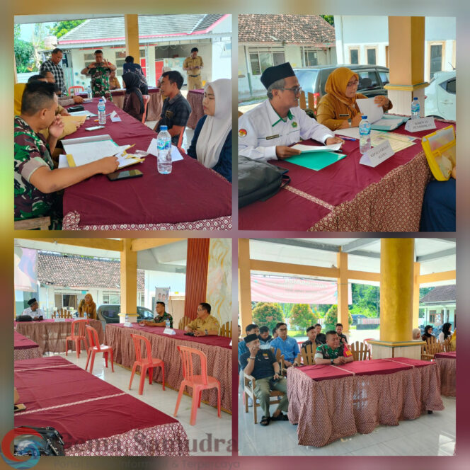 
Pelaksanaan Verifikasi Berkas Bacalon Perangkat Desa Petung oleh Muspika Bangsalsari.