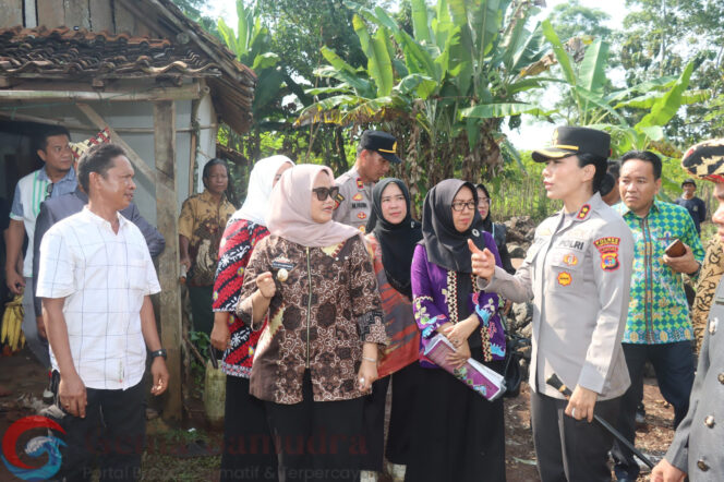 
Sesuai Arahan Bupati, CSR BPRS Lampung Timur Berupa Bedah Rumah Bantu Masyarakat Kurang Mampu di Jabung