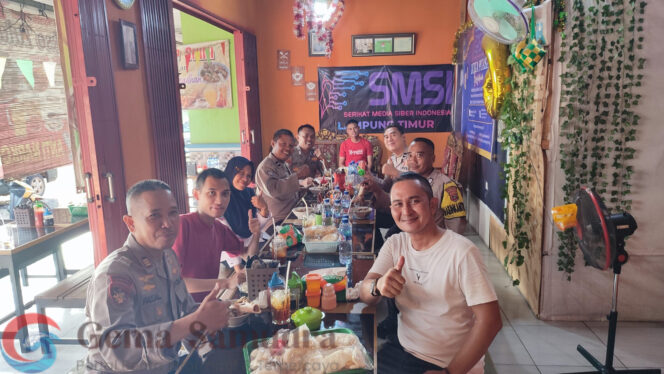 
Kapolsek Sukadana Bersama Anggota Polsek Kunjungi Kedai Resto Shini