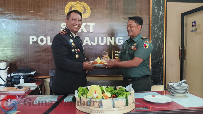 Sinergitas Polsek Ajung dengan Posramil Ajung dalam rangka memperingati HUT POLRI ke 79 Tahun 2025