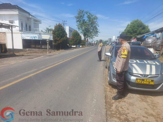 Polsek Blambangan Umpu Gelar Patroli Siang di Jalinsum Bumi Ratu