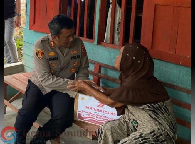 
Jelang Hari Bhayangkara Ke-79, Kapolres Way Kanan dan PJU Gelar Bansos Bagikan Paket Sembako