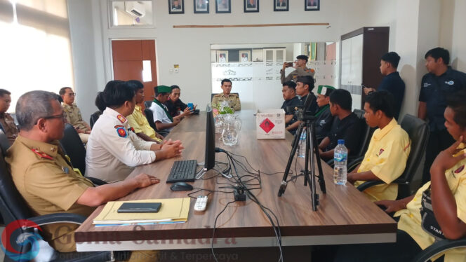 
Aksi Galang Dana Berujung Kecewa, Sekda Way Kanan Lukai Perjuangan Perbaikan Jalan oleh FKMP Way Kanan