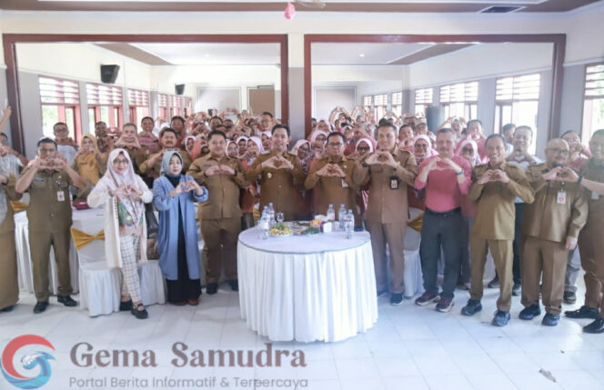 Bupati Fawait Ajak Kepsek Sekabupaten Jember Untuk Perbaiki Dunia Pendidikan disaat Melakukan Program Bunga Desaku