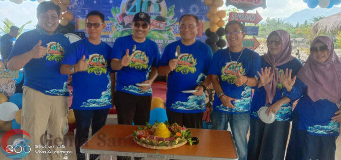 
Oktaheroe Ramsi”Sang bintang” Hadir membaur bersama rekan alumni SMPN V Goro