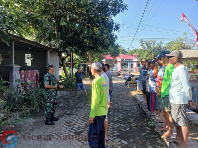 
Dalam Rangka Menyambut HUT RI ke 80 Babinsa dari Poskoramil 0824/25 Ajung Melaksanakan Karya Bhakti Bersama Warga Perum Bhayangkara 