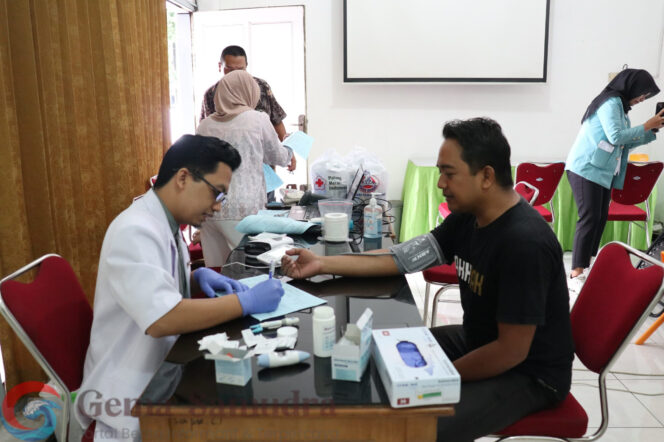 
PTPN 1 Regional 5 Kebun Tembakau Gelar Donor Darah Dalam Rangka HUT RI ke 80