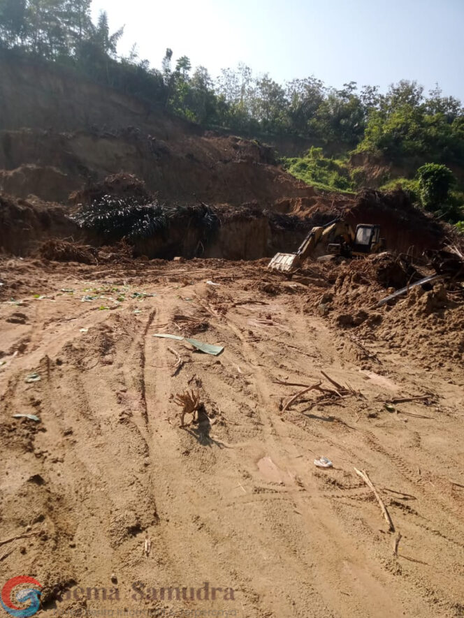 
Warga Menjerit, Tambang Liar Milik Juari di Pringsewu Masih Bebas Beroperasi