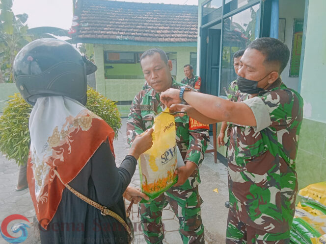 Koramil 0824/27 Salurkan Beras SPHP, Untuk Mencegah Beras Oplosan dan menstabilkan Harga.