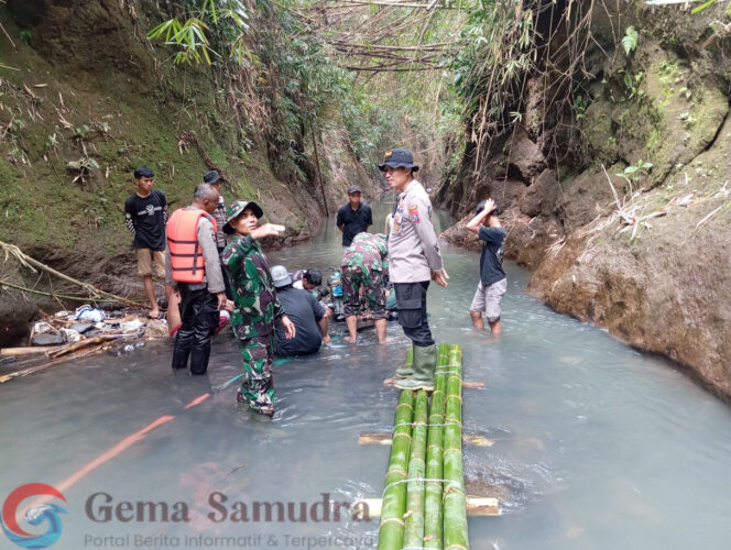 
Mesin Pompa Air Yang Terbawa Banjir Di Desa Dukuh Mencek Akhirnya ditemukan 