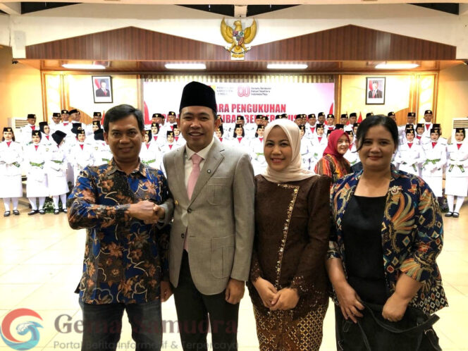 
Josss!!!  Salah Satu Anak Wartawan GWI Jember dikukuhkan Bupati Fawait Gabung dalam Paskibraka.