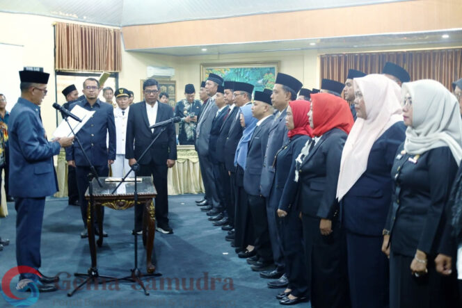 Dr.Rustam Effendi Sekda Lamtim Resmi Melantik 29 Pejabat Administrator