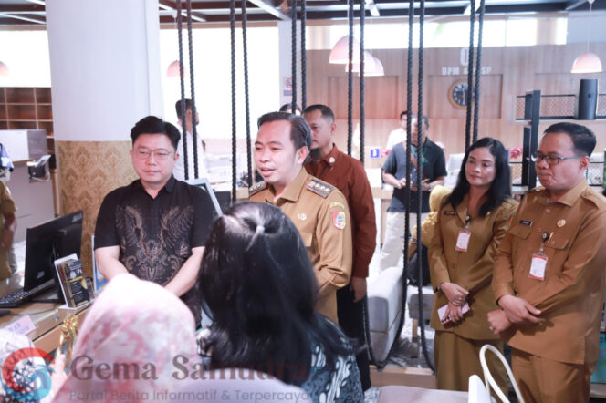 
Bupati Jember Gandeng BP2MI Resmikan Pembukaan Desk Pelayanan Pekerja Migran Indonesia di Jember