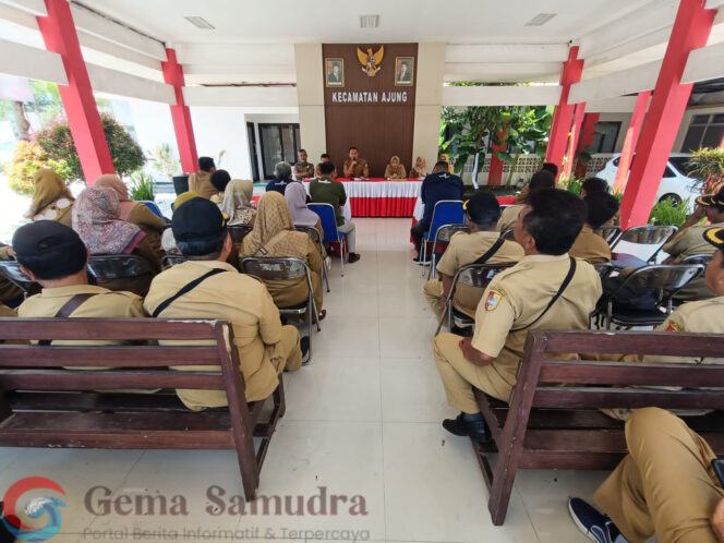 
Rapat Kordinasi Pemerintah Kecamatan Ajung dengan Perangkat Desa Sekecamatan Ajung.