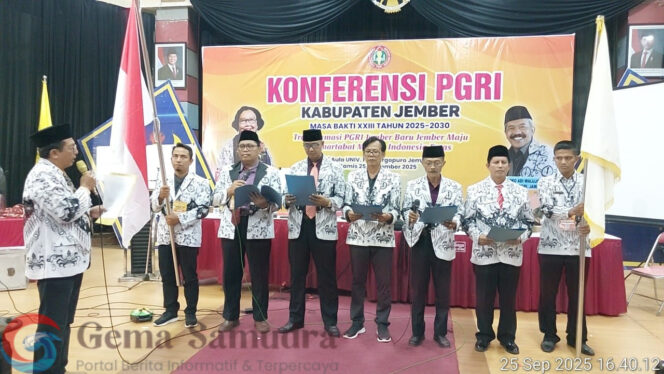 
Husnul Yakin, Resmi Memimpin PGRI Kabupaten Jember Periode 2025 – 2030