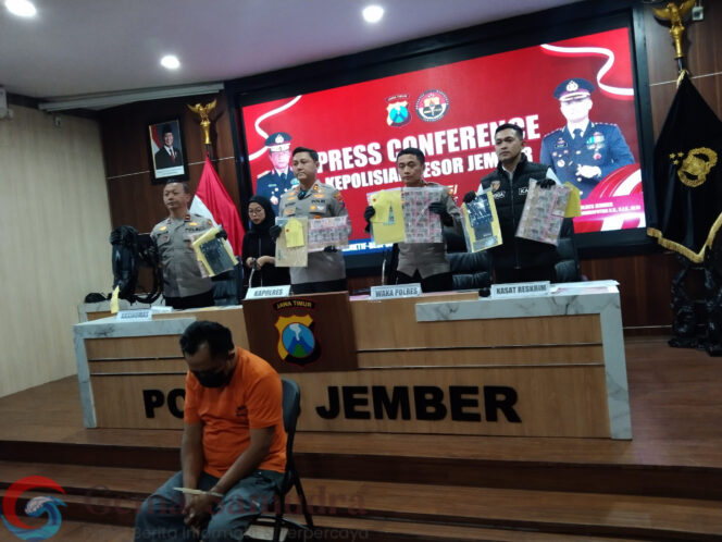 
Polres Jember Ungkap Penipuan Bermodus Ritual, Pengasuh Pontren Sunan Drajat Jadi Korban.