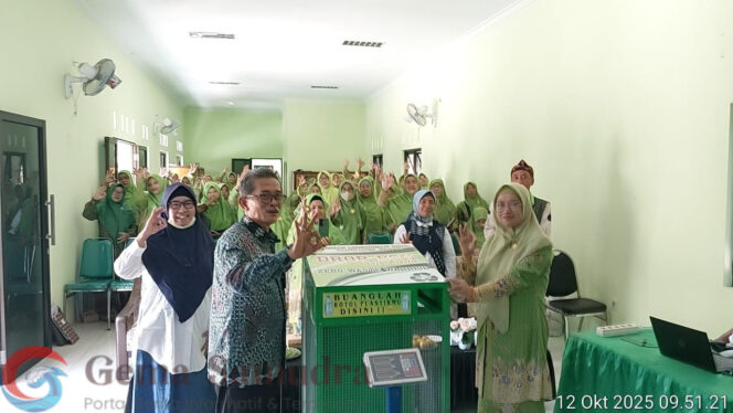 
Kolaborasi Muslimat NU Jember dan DLH Wujudkan Gerakan “Jember Bersih Bebas Sampah” Lewat Sosialisasi Bank Sampah