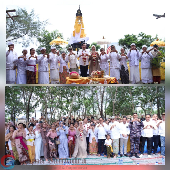 
Gus Fawait Sambangi Tempat Suci Umat Hindu di Paseban, Tegaskan Jember sebagai Rumah Besar Keberagaman