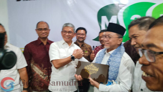 
Menko Pangan Zulkifli Hasan Apresiasi Mitra Tani 27: Perkuat Hortikultura dan Ekspor Nasional