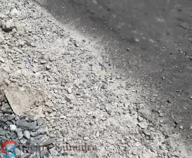 
Baru Dibangun, Proyek Jalan Sidoharjo-Podomoro Sudah Amblas