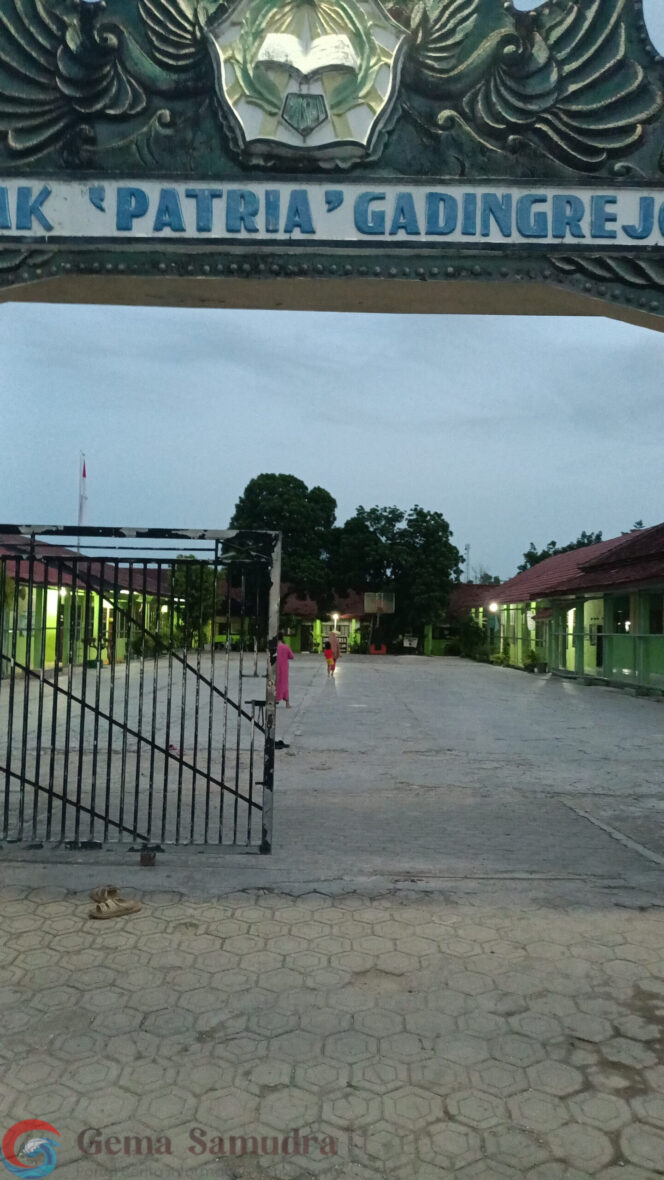 
Diberhentikan Sepihak, Guru SMK Patria Minta Keadilan