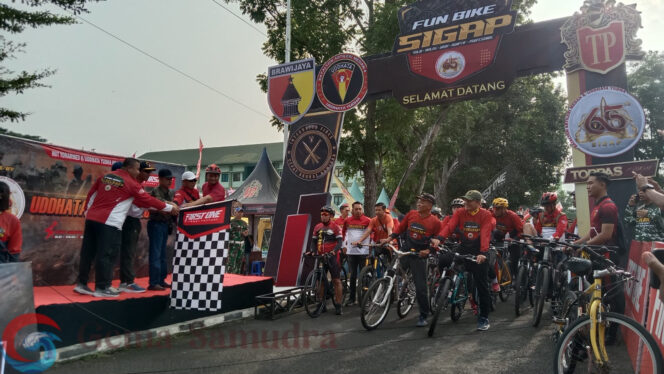 
Hari Ulang Tahun (HUT) ke-65 Yonarmed 8/Uddhata Yudha Mengadakan Fun Bike dan Bakti Sosial 