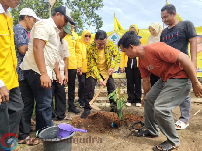 
Program Gerakan Lampung Menanam, Partai Golkar Peduli Lingkungan Masyarakat