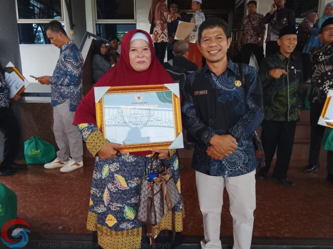 
SDN Panti 03 Mendapatkan Penghargaan Jatim Environment Community Award