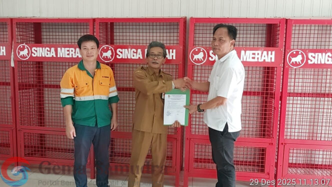 
Kepala DLH Jember Apresiasi PT Imasco Asiatic Puger Salurkan 20 Dropbox Sampah sebagai Wujud Peduli Sampah.