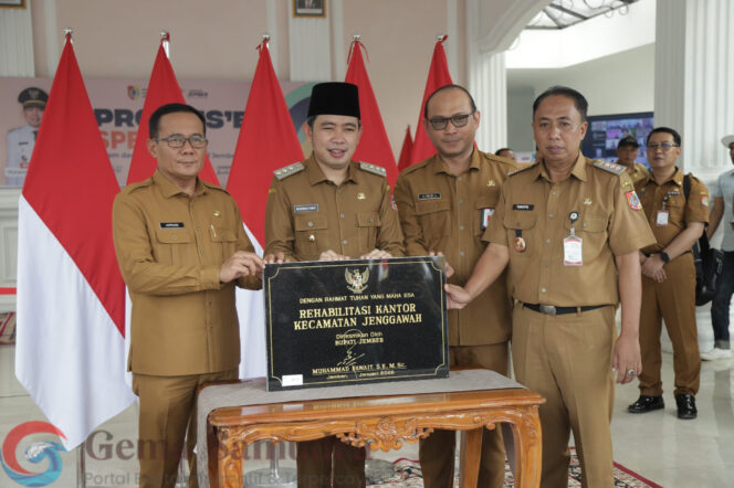 
Peluncuran Peta Cinta, Gus Fawaid: Masyarakat Bisa cetak KTP di Kecamatan 