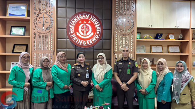 
Fatayat NU Pringsewu Audiensi ke Kejari, Perkuat Sinergi Perlindungan Perempuan dan Anak