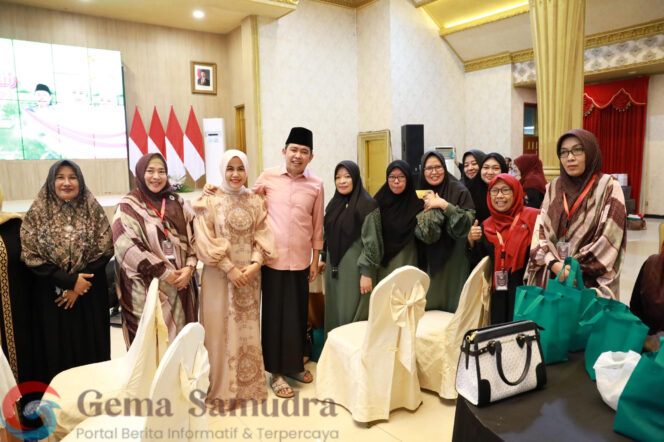 
Gus Fawait Tegaskan Komitmen Jember Merawat Pesantren dan Umat di wilayah Kabupaten Jember : Daurah Ilmiyah Bu Nyai Nusantara